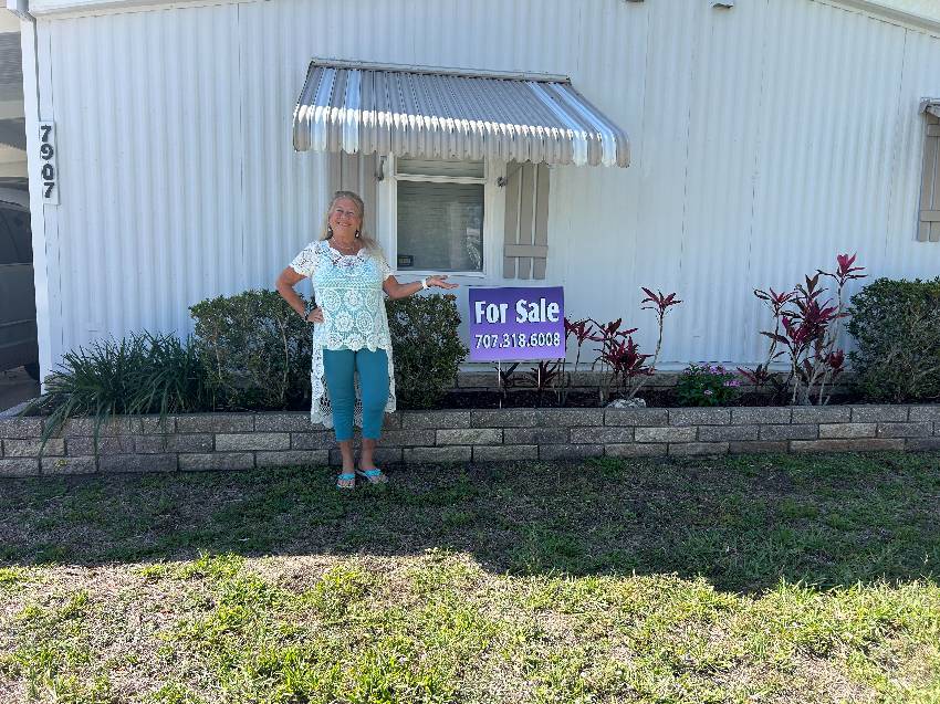 7907 Lakeshore Drive a Ellenton, FL Mobile or Manufactured Home for Sale